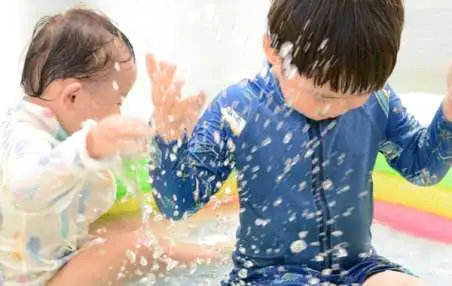 夏を楽しむ！手作りおもちゃで楽しむ！保育園のプール遊び！