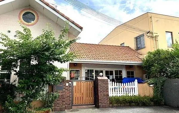 特定非営利活動法人クレヨンの会　クレヨン保育園