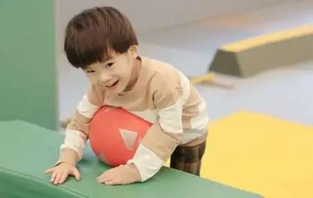 ひと工夫で園児も大喜び！ 3〜5歳児の室内遊び、みなさんの「ネタ帳」を増やします！